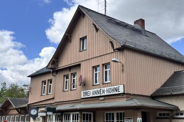 Train Station Apartment In Drei Annen Hohne Buitenkant foto
